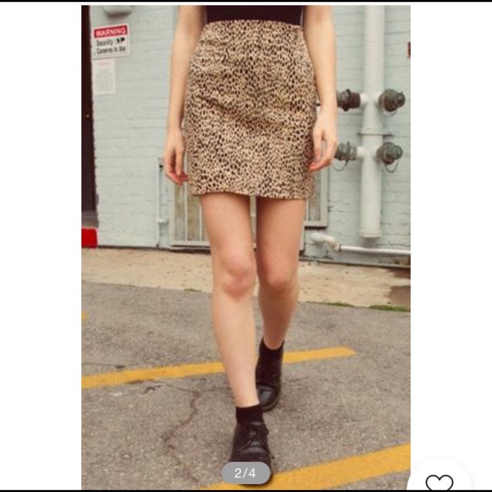Brandy Melville cheetah print skirt